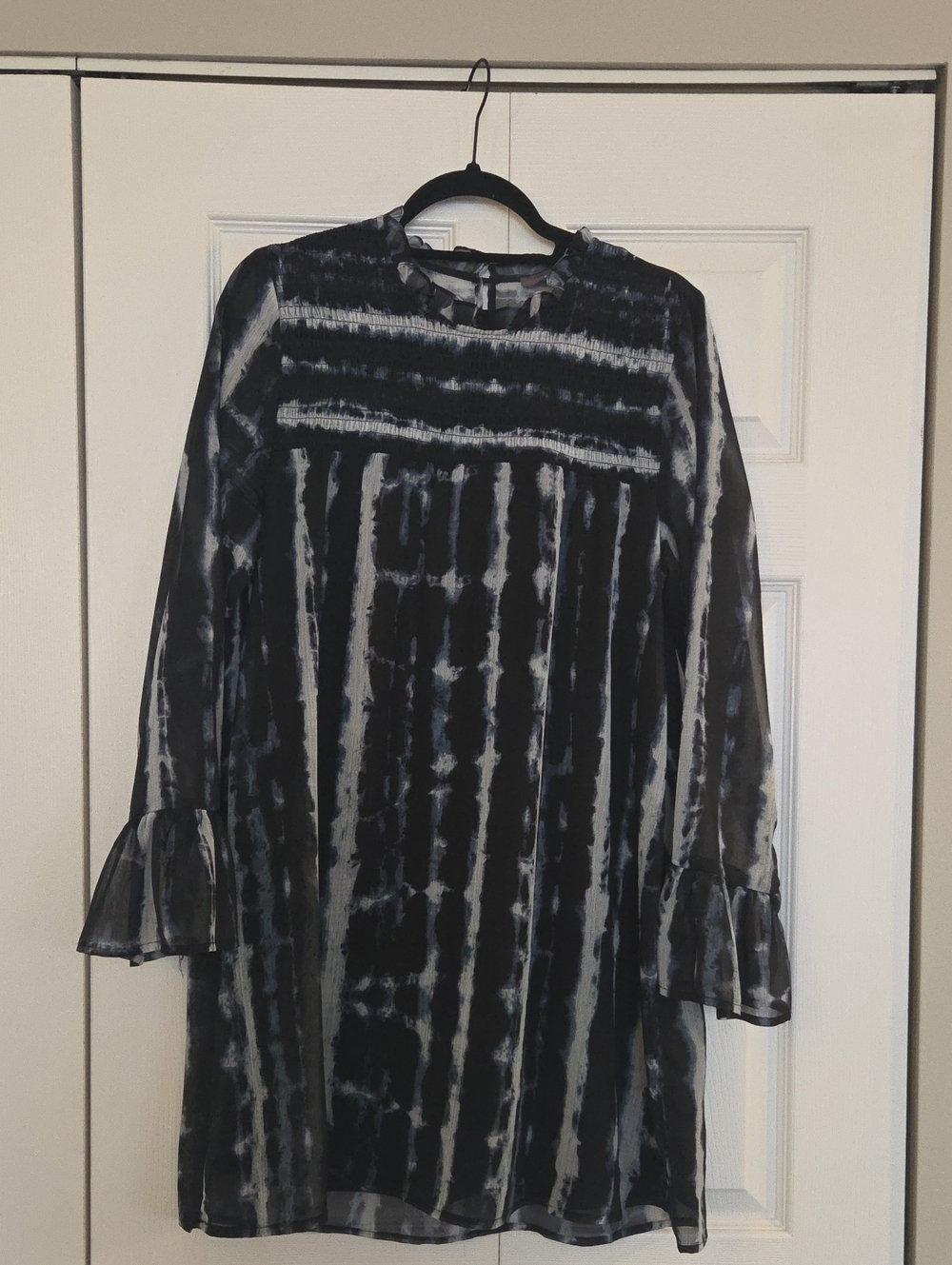 Sans Souci Navy and White Tie-Dye Long Sleeve Shift Dress